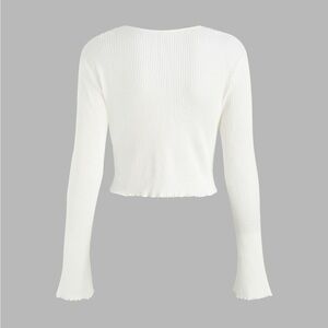 Cream Fitted Crop Blouse with Long Sleeves